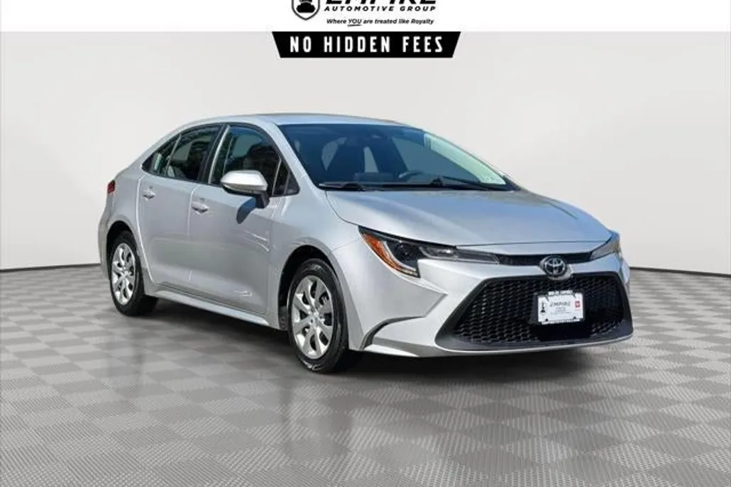 2022 Toyota Corolla LE photo 1