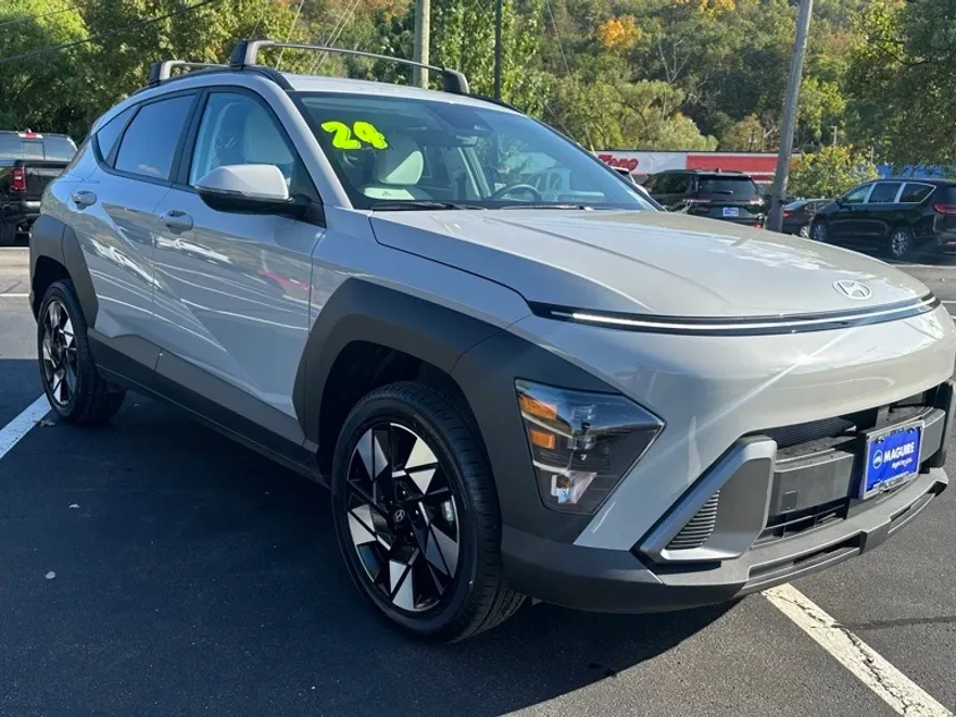 2024 Hyundai Kona SEL photo 1