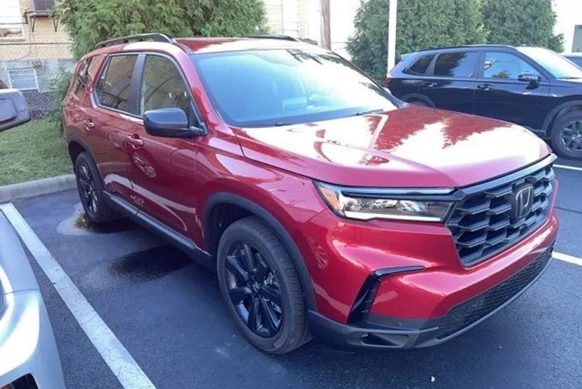 2025 Honda Pilot Sport photo 1