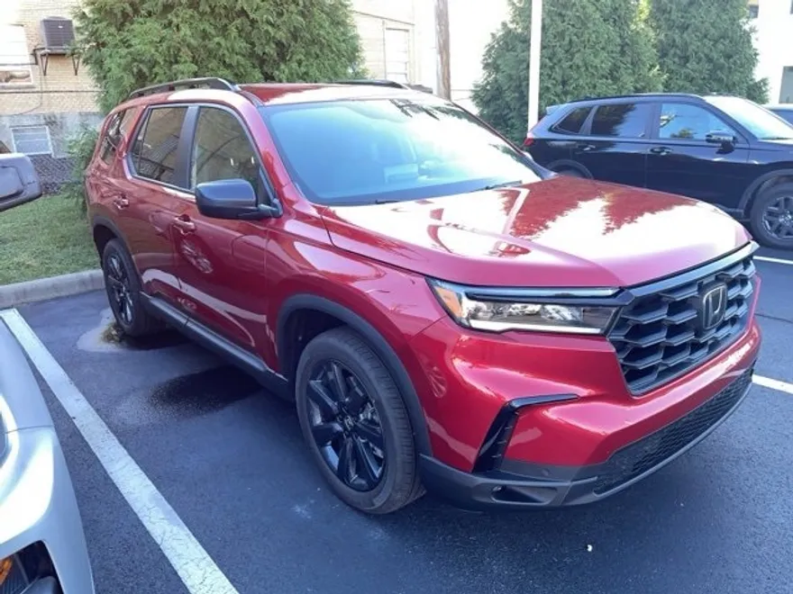 2025 Honda Pilot Sport photo 1