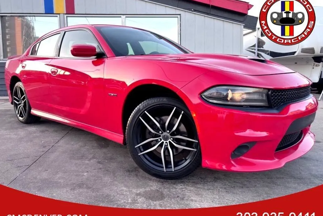 2019 Dodge Charger R/T photo 1