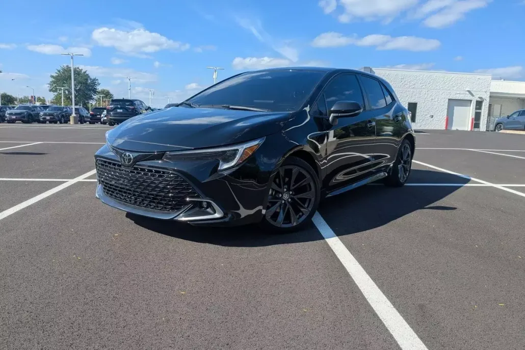 2025 Toyota Corolla XSE photo 1