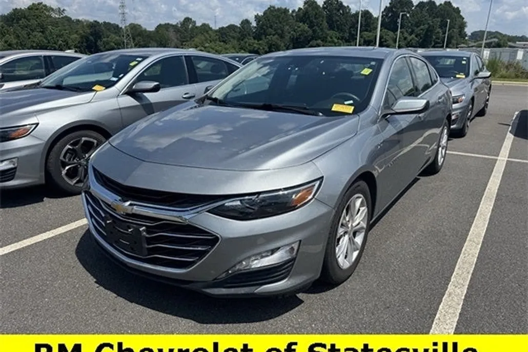 2024 Chevrolet Malibu 1LT photo 1