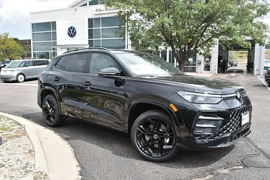 2025 Volkswagen Tiguan SE R-Line Black photo 1