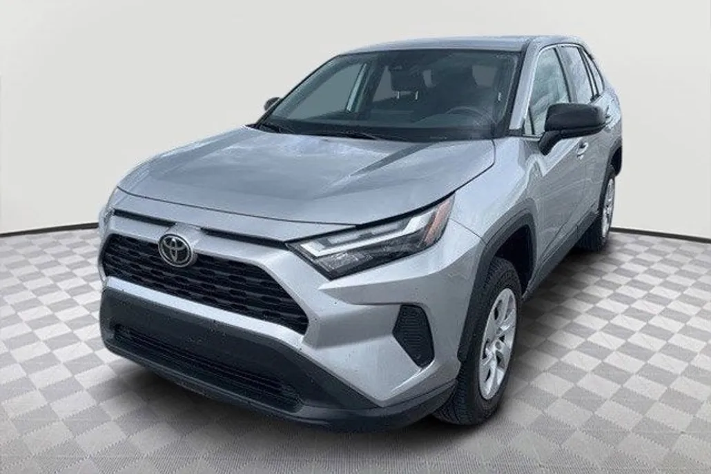 2024 Toyota RAV4 LE photo 1