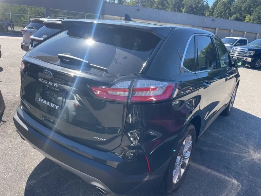 2024 Ford Edge Titanium photo 1
