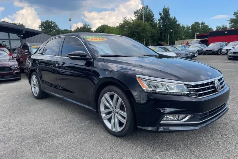 2018 Volkswagen Passat 2.0T SE photo 1