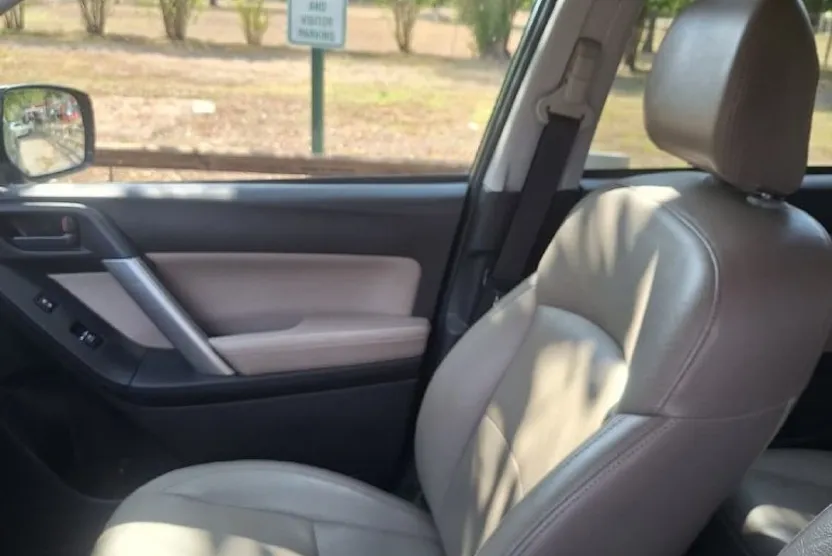 2017 Subaru Forester 2.5i Premium photo 1