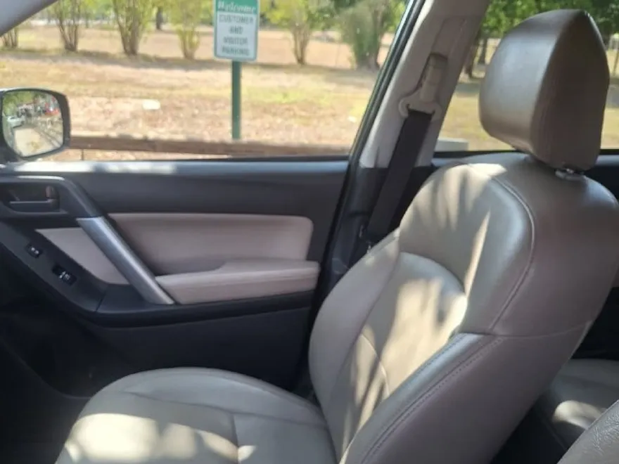 2017 Subaru Forester 2.5i Premium photo 1