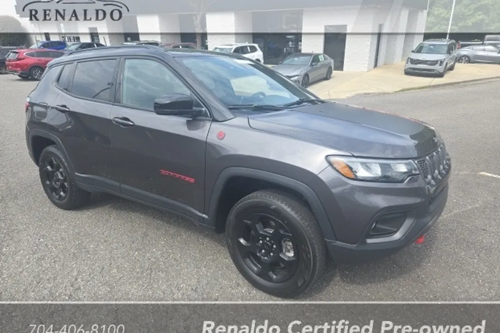 2023 Jeep Compass Trailhawk photo 1