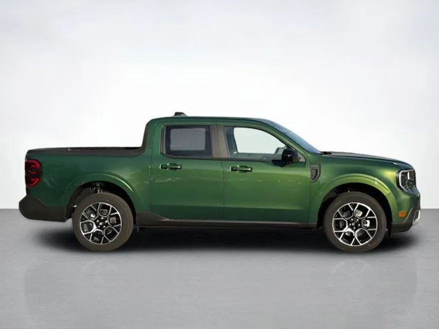 2025 Ford Maverick Lariat photo 1