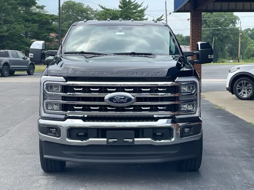 2025 Ford F-350 Lariat photo 1