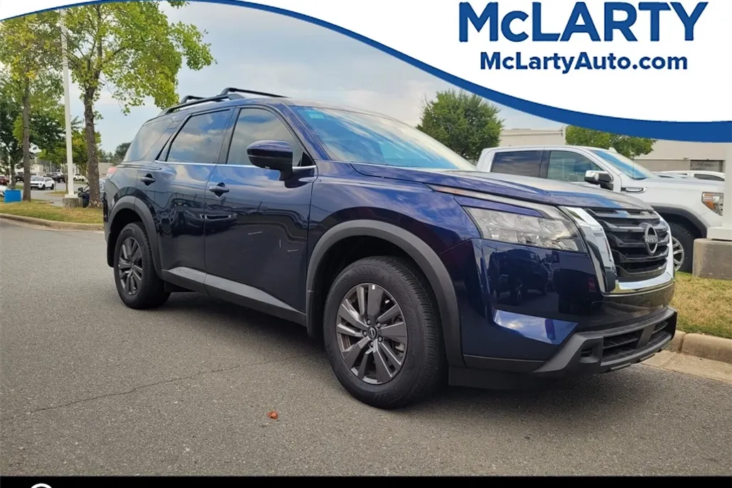 2024 Nissan Pathfinder SV photo 1