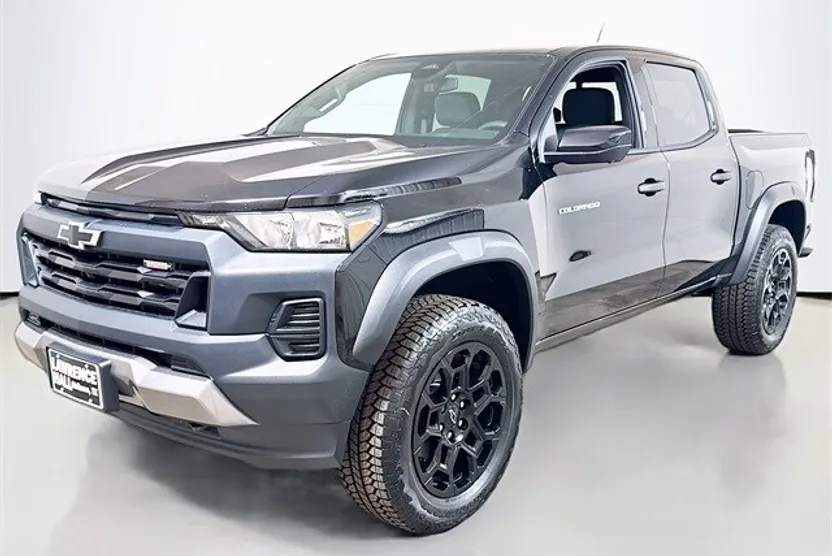 2026 Chevrolet Colorado Trail Boss photo 1