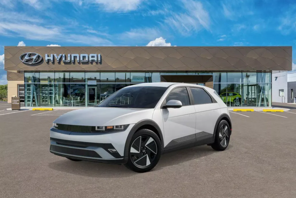 2025 Hyundai Ioniq 5 SE Standard Range photo 1