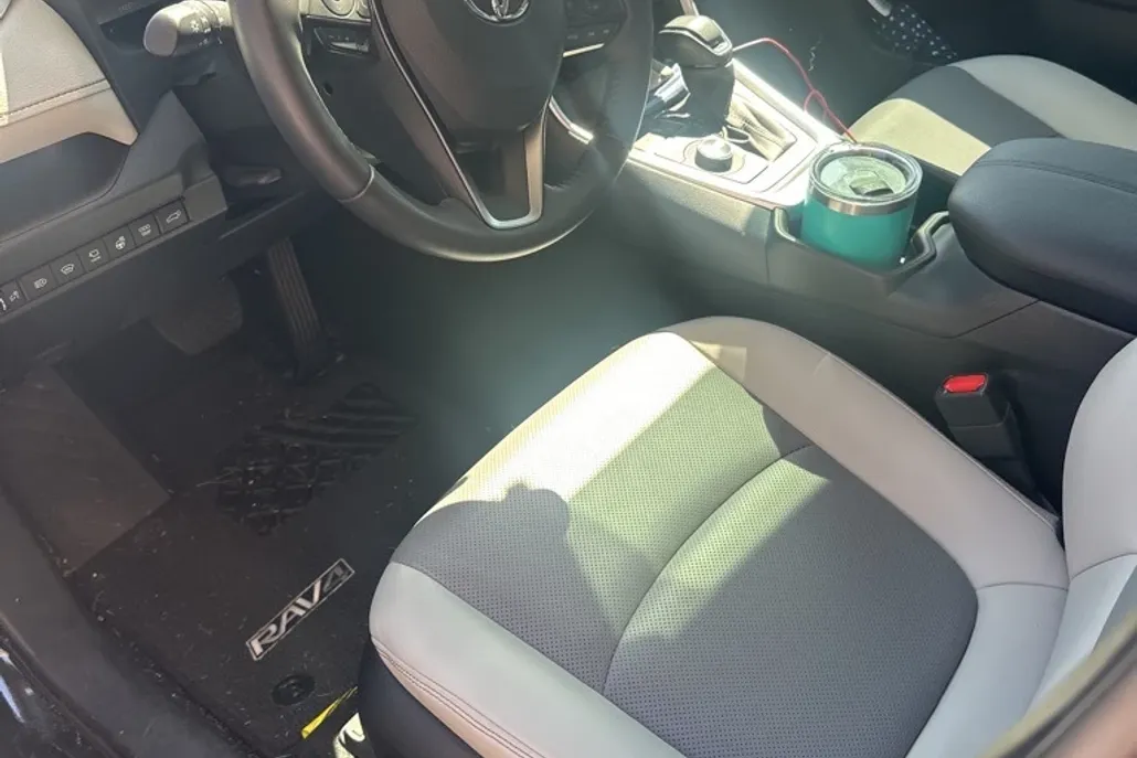 2024 Toyota RAV4 Hybrid Limited photo 1