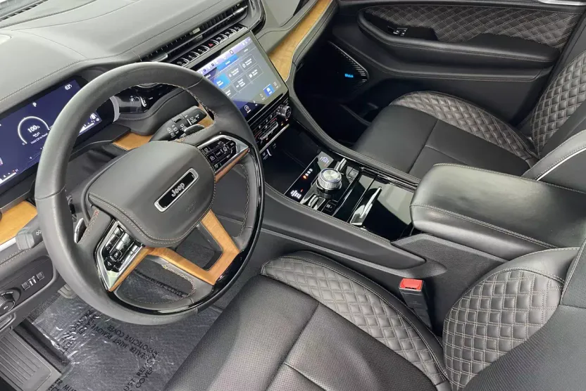 2022 Jeep Grand Cherokee Summit Reserve photo 1