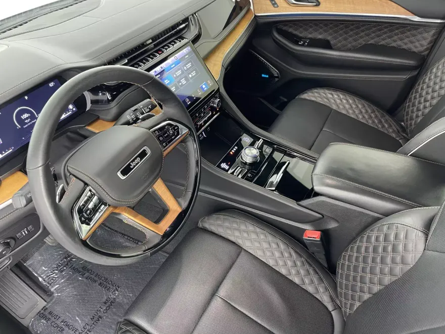 2022 Jeep Grand Cherokee Summit Reserve photo 1