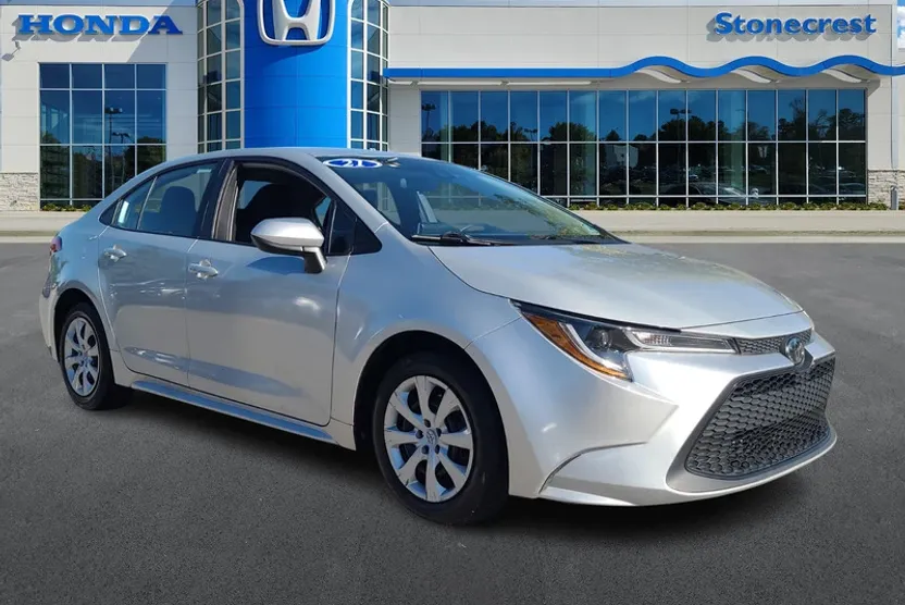 2021 Toyota Corolla LE photo 1