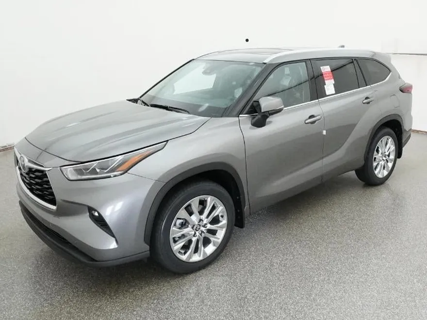 2025 Toyota Highlander Limited photo 1