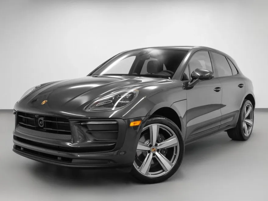 2025 Porsche Macan T photo 1