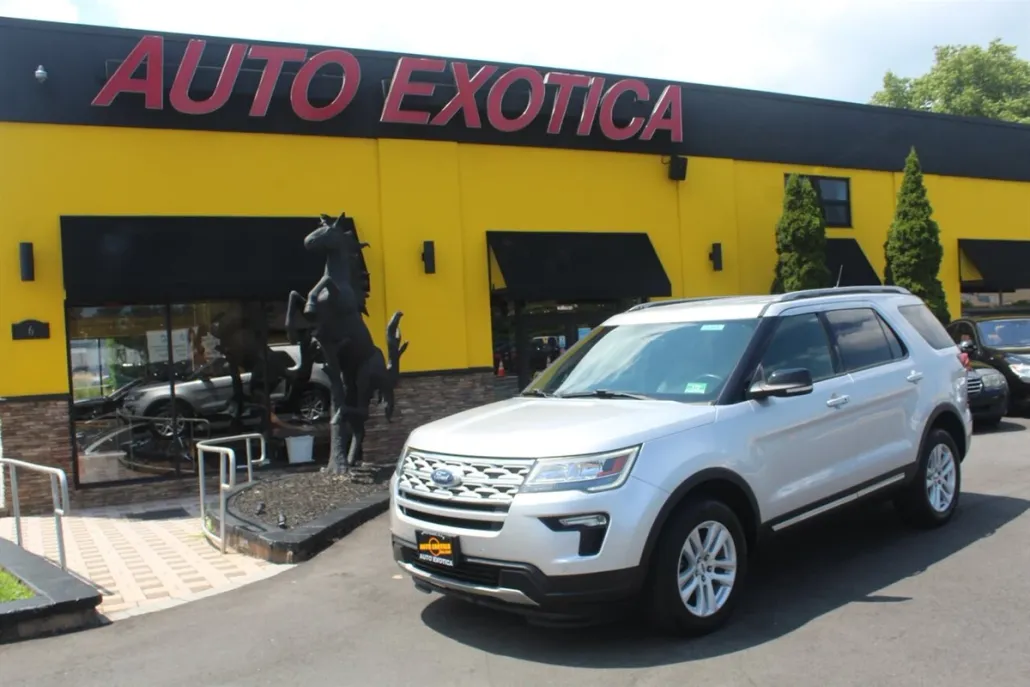 2018 Ford Explorer XLT photo 1
