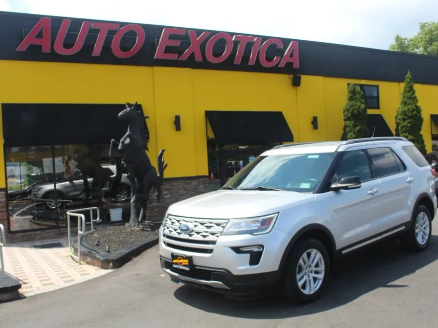 2018 Ford Explorer XLT photo 1
