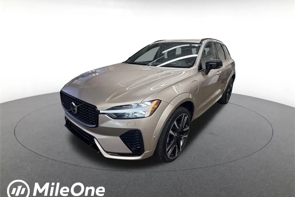 2024 Volvo XC60 Recharge Hybrid Ultimate photo 1