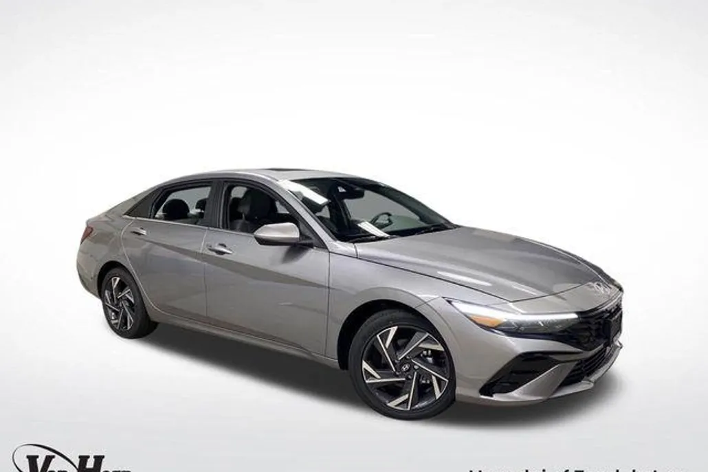 2025 Hyundai Elantra SEL Convenience photo 1