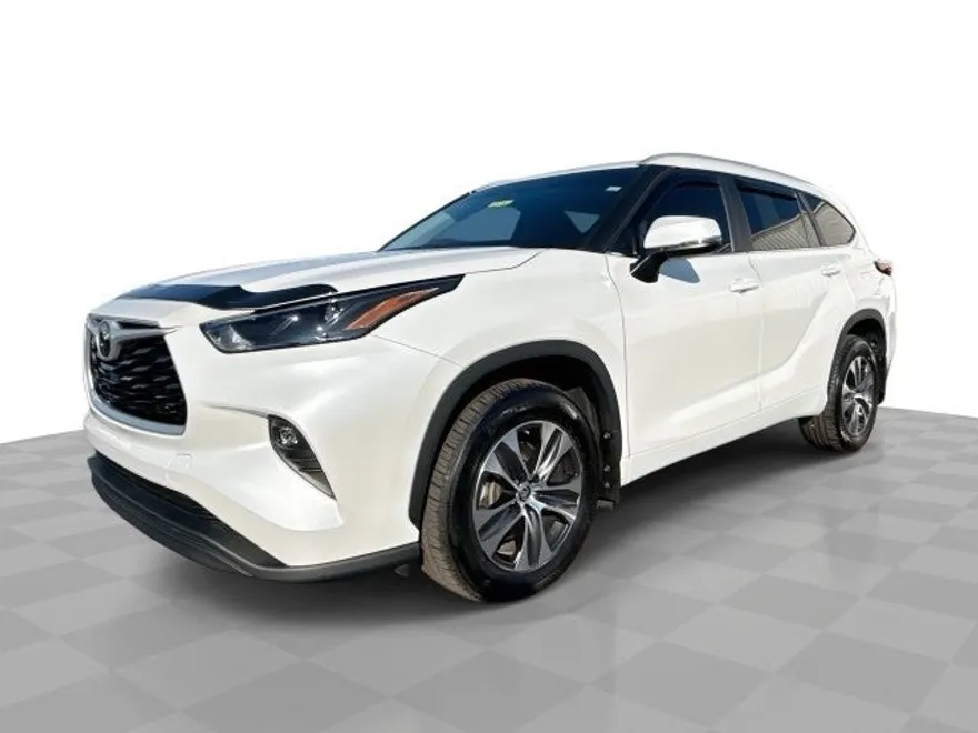 2024 Toyota Highlander XLE photo 1