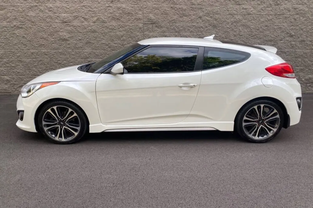 2016 Hyundai Veloster Turbo R-Spec photo 1