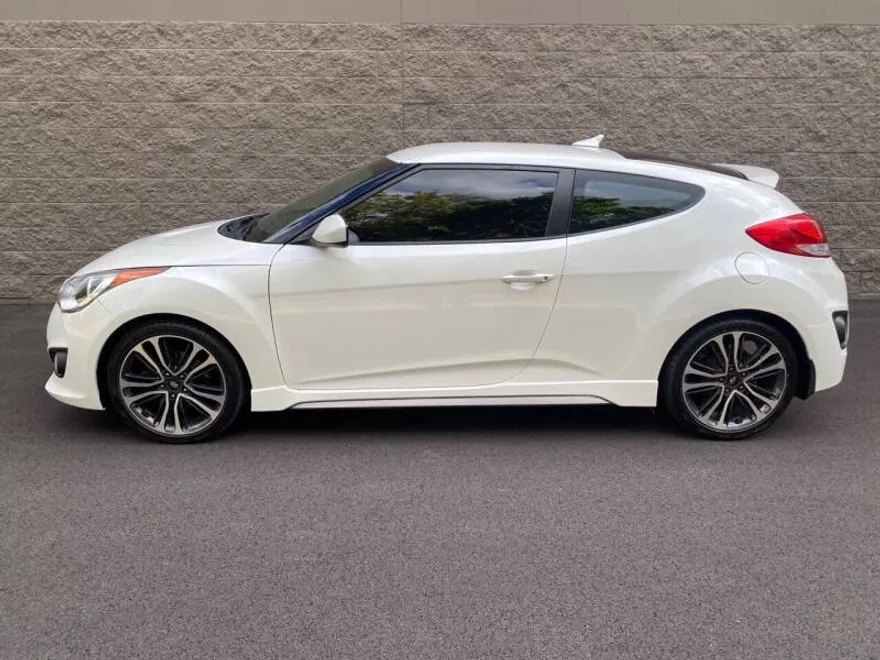 2016 Hyundai Veloster Turbo R-Spec photo 1