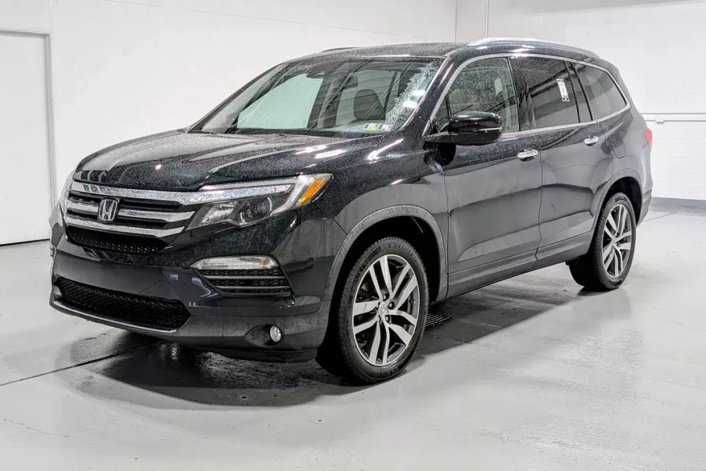 2016 Honda Pilot Touring photo 1