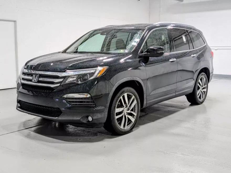 2016 Honda Pilot Touring photo 1