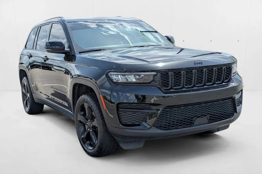 2024 Jeep Grand Cherokee Laredo photo 1