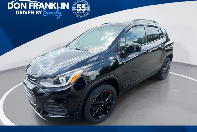 2022 Chevrolet Trax LT photo 1