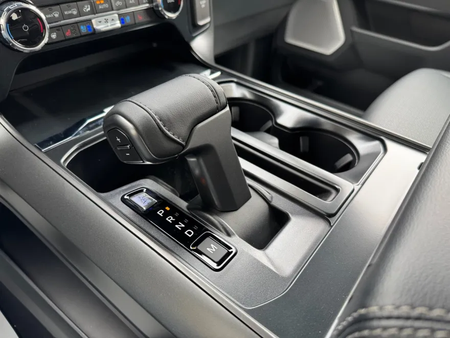 2025 Ford F-150 Lariat photo 1
