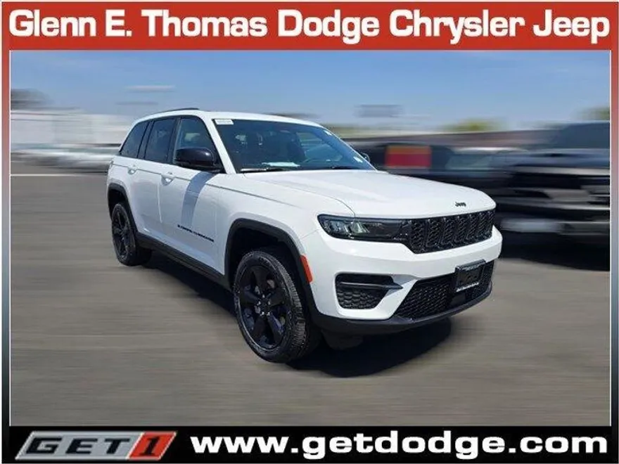 2025 Jeep Grand Cherokee Altitude photo 1