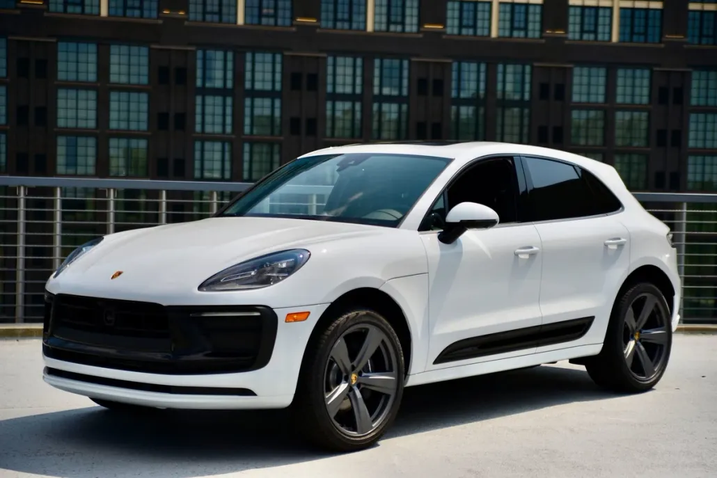 2026 Porsche Macan T photo 1