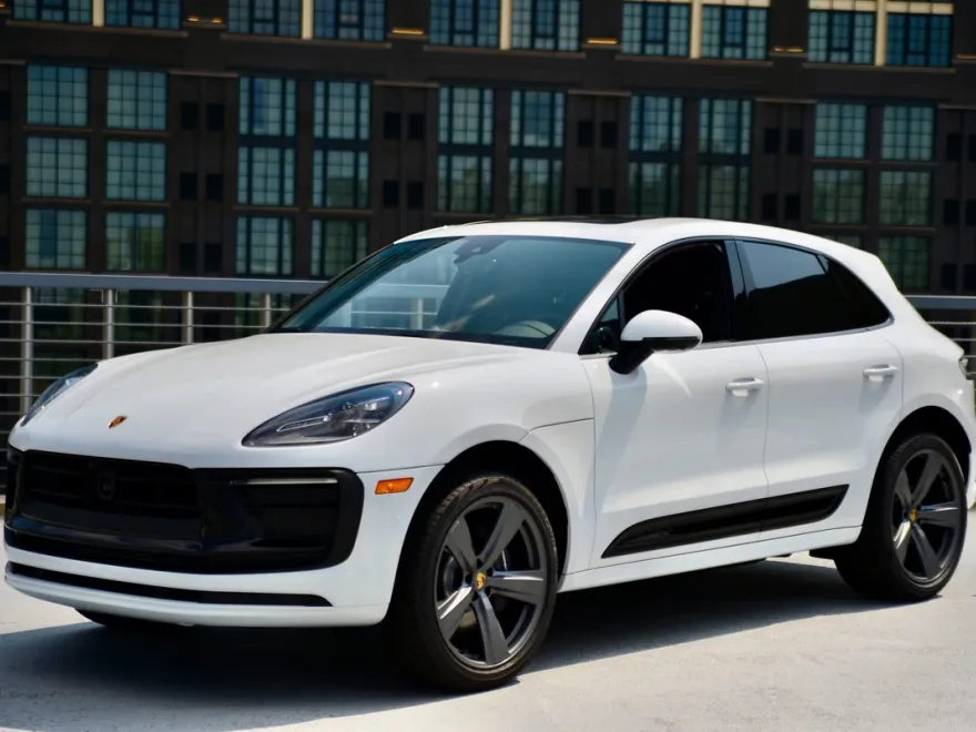 2026 Porsche Macan T photo 1