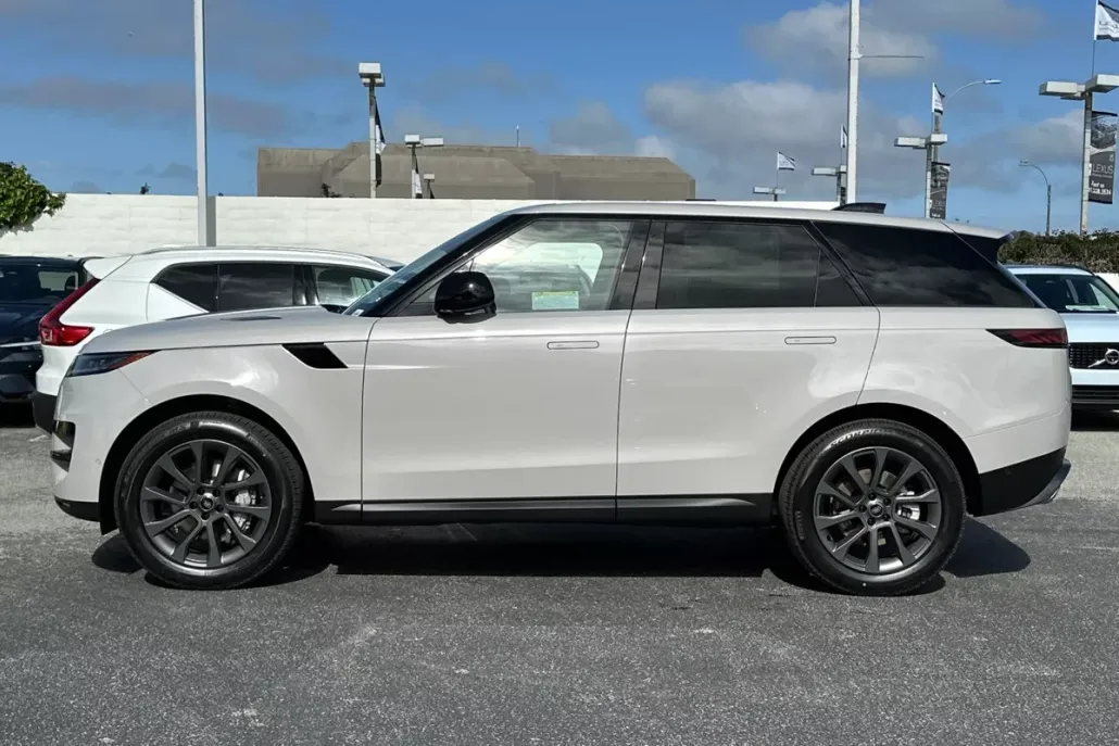 2025 Land Rover Range Rover Sport P360 S photo 1