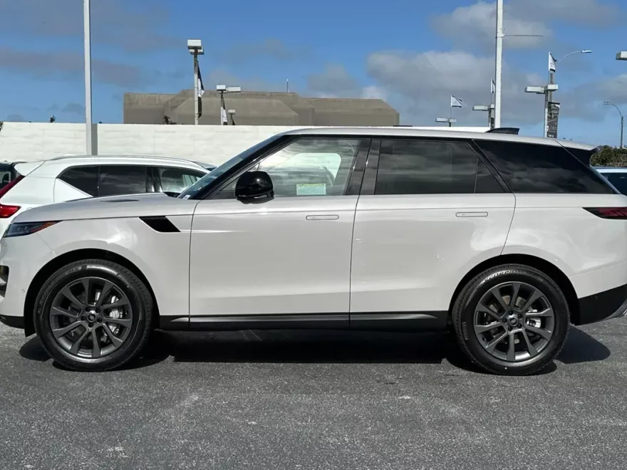 2025 Land Rover Range Rover Sport P360 S photo 1