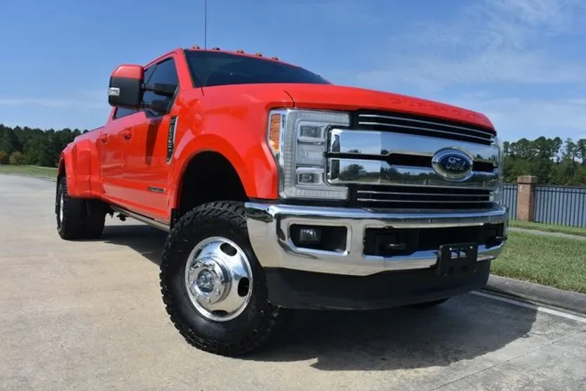 2018 Ford F-350 Lariat photo 1
