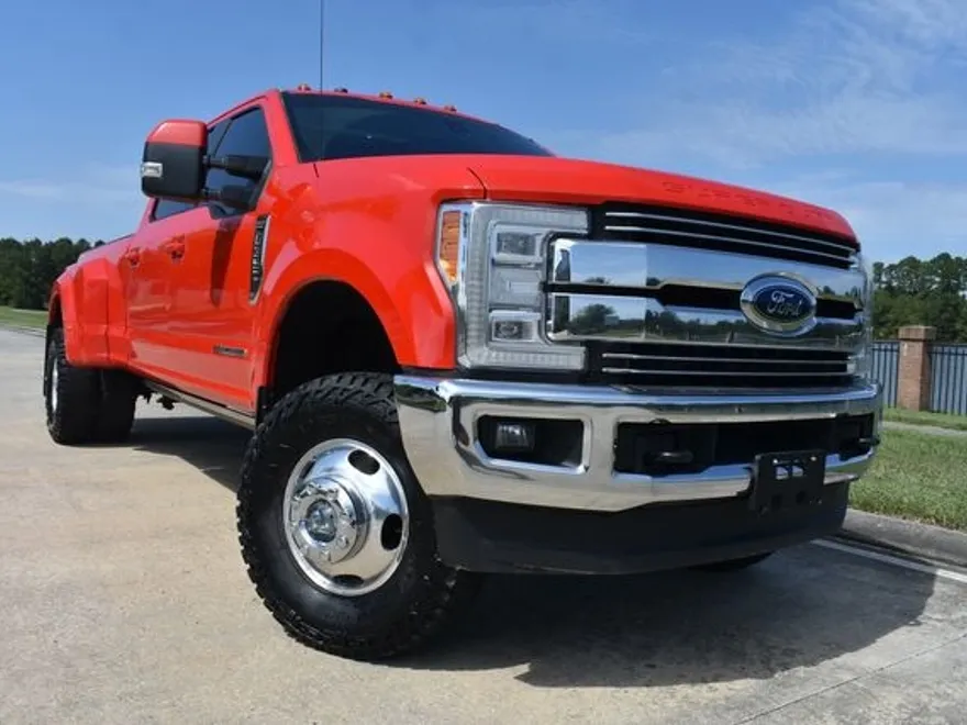 2018 Ford F-350 Lariat photo 1