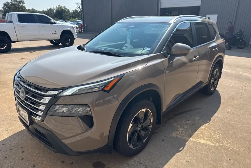 2024 Nissan Rogue SV photo 1