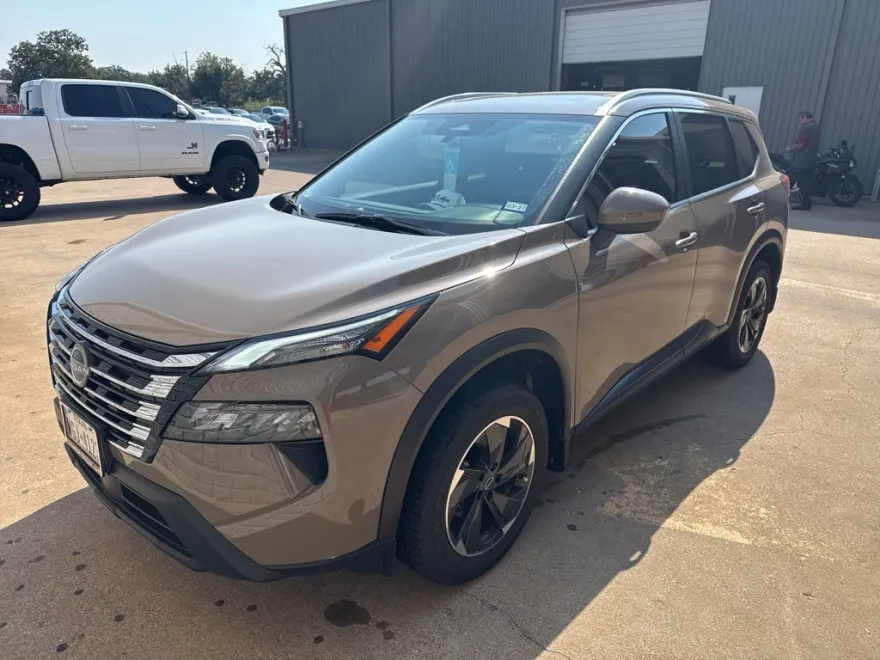 2024 Nissan Rogue SV photo 1