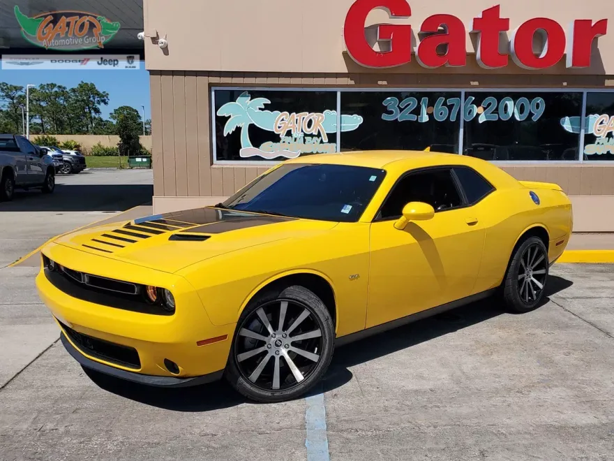 2017 Dodge Challenger GT photo 1