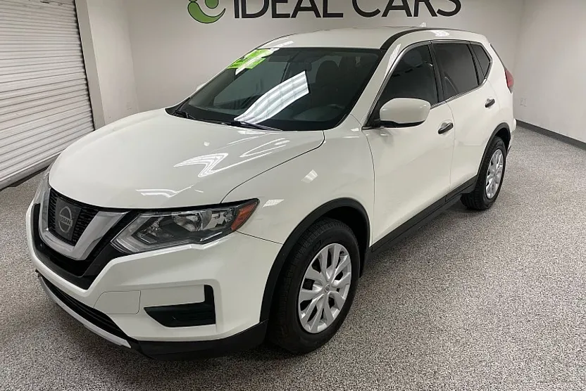 2017 Nissan Rogue S photo 1