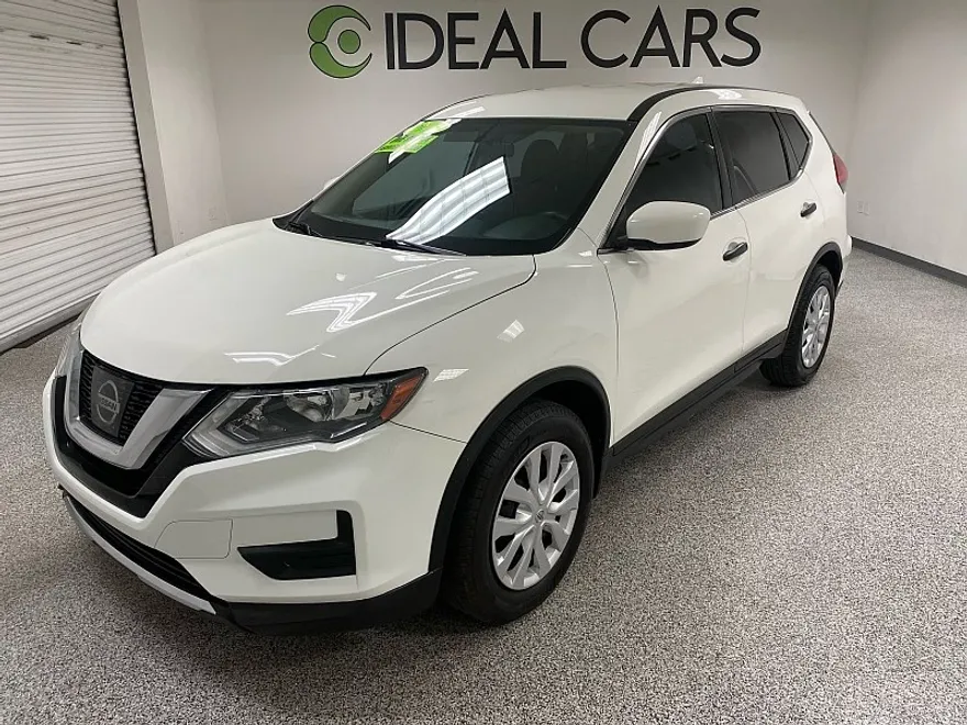 2017 Nissan Rogue S photo 1