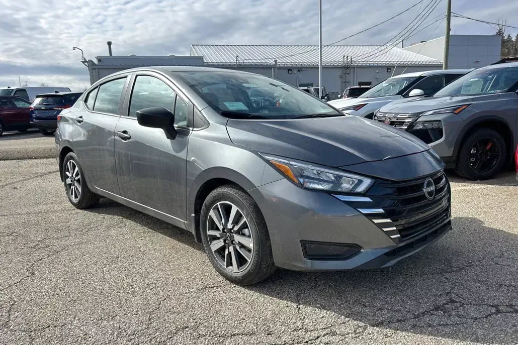 2025 Nissan Versa S photo 1